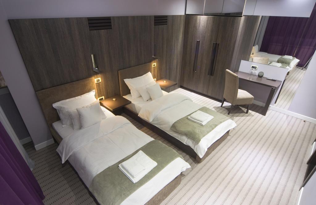 Hotel Viva クラグイェヴァツ 部屋 写真