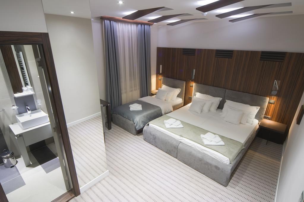 Hotel Viva クラグイェヴァツ 部屋 写真