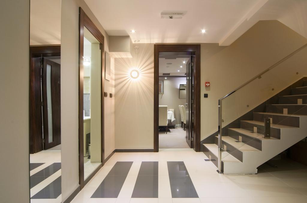 Hotel Viva クラグイェヴァツ エクステリア 写真
