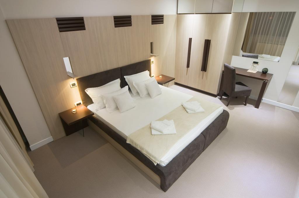 Hotel Viva クラグイェヴァツ 部屋 写真